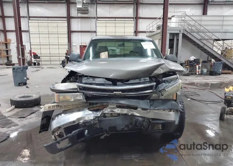 2006 Chevrolet Silverado 2500Hd Work Truck from USA, damaged, VIN 1GCHK29UX6E263400